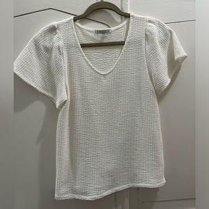 White V neck top